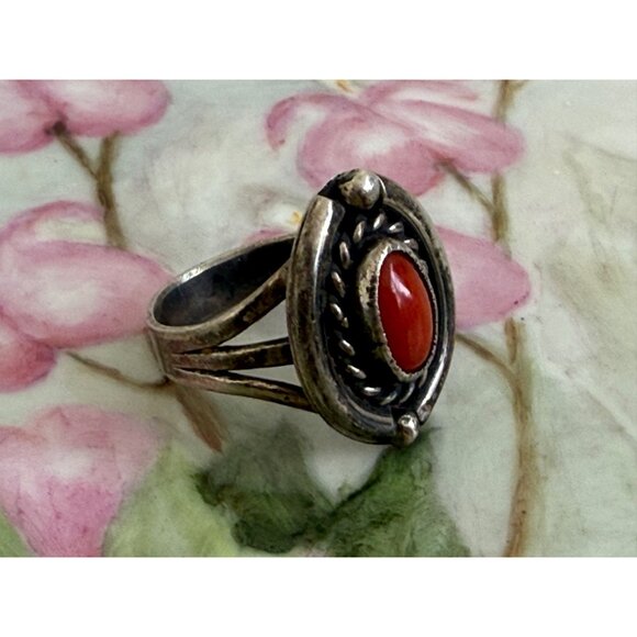 Vintage Native American Navajo Sterling Silver Coral Ring Size 6.25 - Picture 7 of 10